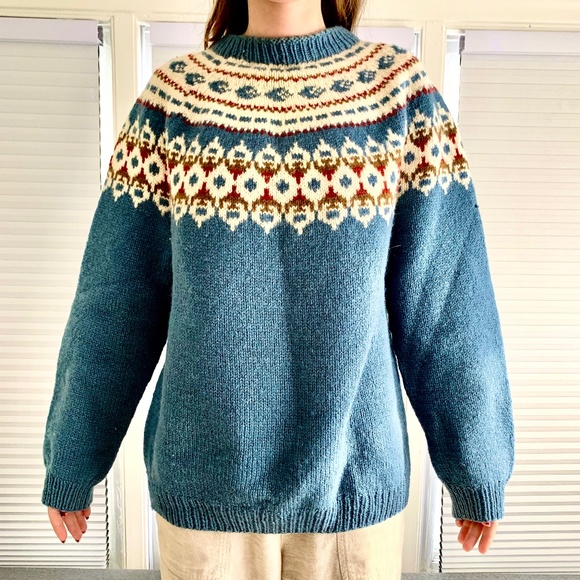 Scandinavian Traditional Pattern Sweater - Picture 5 of 6